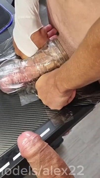 A Fountain of Cum on a Friend From Huge Cocks, Wash Yourself with Cum!