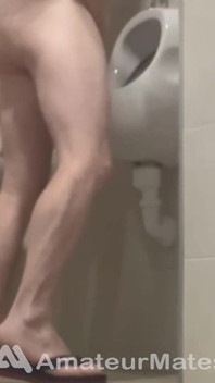 业余男孩一起撒尿的汇编