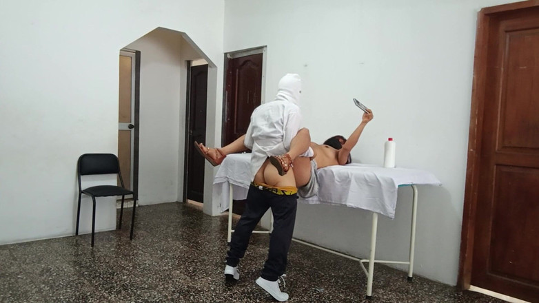 Goky: Podvádějící děvku ošuká její doktor