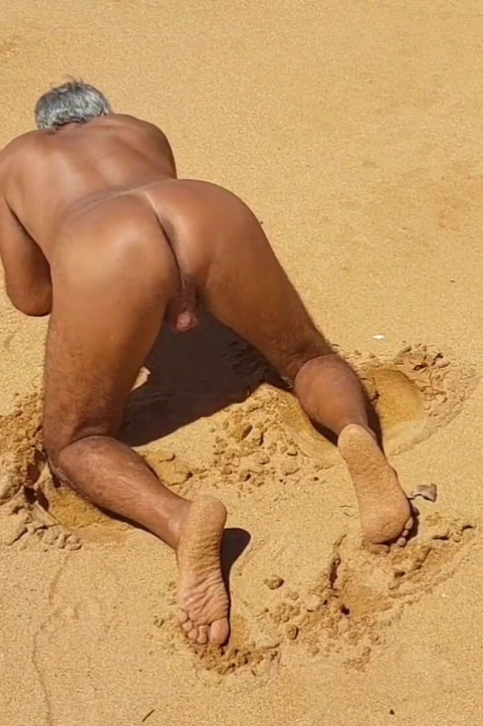 Ladysilvas: Ladysilva sulla spiaggia vuole scopare il suo culo caldo