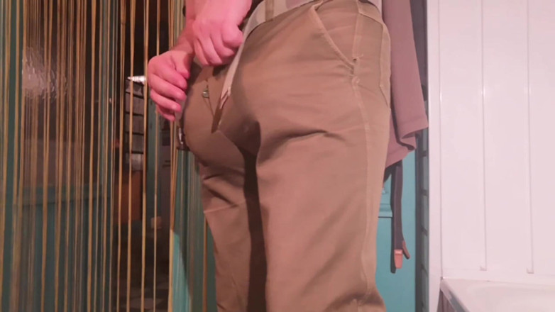 Monster_Meat_: Freeballing in my tightest pair of trousers!