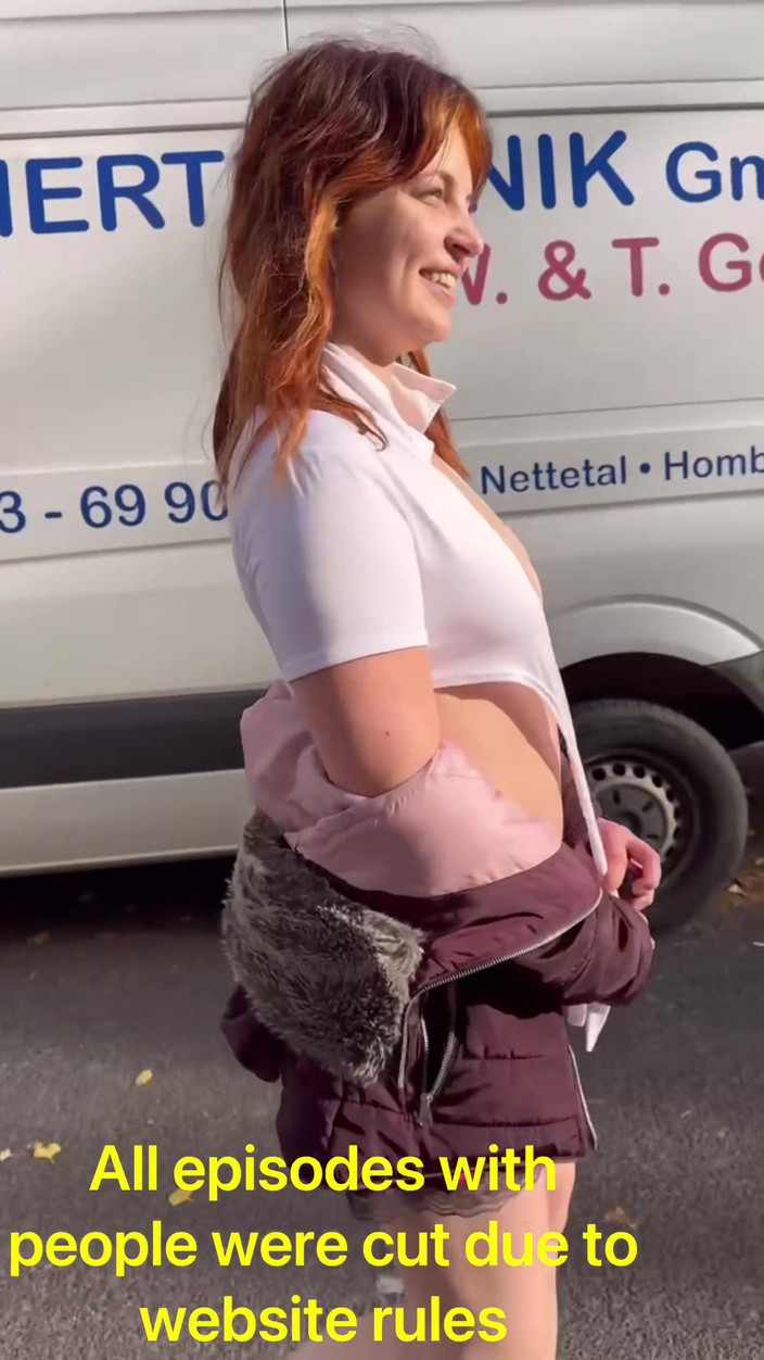 Elena917: Öffentlicher spaziergang in schuluniform und blankziehen