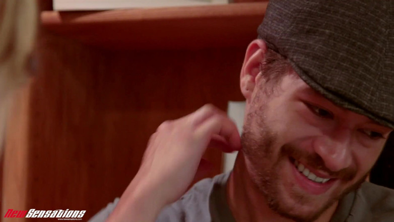 New Sensations: प्यार हवा में है