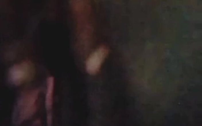 Me and my new slut: Чорношкіра стара мачуха насолоджується мастурбацією під час відеодзвінка