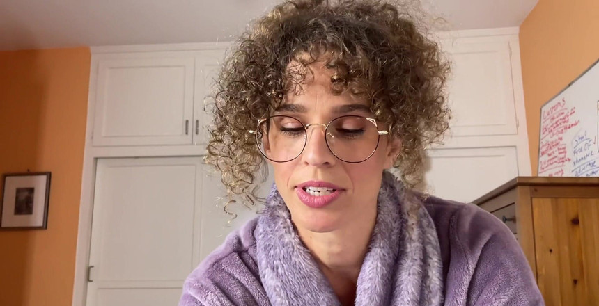 VibeWithMommy: Üvey anne sikilesi hissetmek istiyor! Bu yüzden üvey oğullar odama gidiyorum...