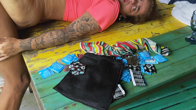 Jhonny Punp: Suami Menghadiahkan Istri Dengan Pemakan Berbakat Hitam Dan Dia Melepaskan...