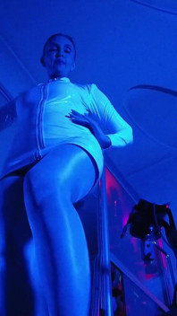 Déesse Eva Latex, dominatrice, femdom, fétiche en solo, jouets, baise BDSM talons, pvc, MILF à gros cul
