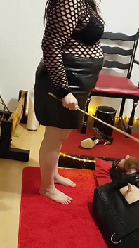Lave in Leather Sack Part 1 - MILF Domina dokucza Związany kutas obrzeża Odmowa BDSM