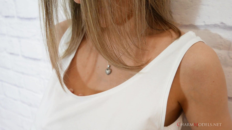 CharmModels: Sandra非常短的少女魅力女孩视频