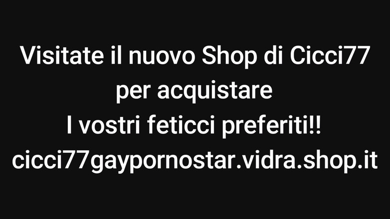 Cicci77: Cicci77 pregătește fetișuri noi pentru prietenele și fanii ei, masturbându-l pe...