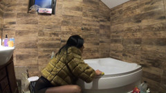 MilfyCalla: Aperçu - milfycalla - jeu de pipi dans la baignoire en portant...