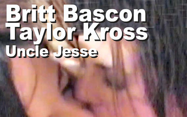 Edge Interactive Publishing: Britt bascon और taylor kross और अंकल jesse lesbo चेहरे को चूसती हैं