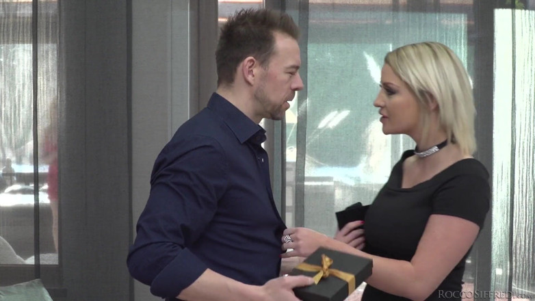 Rocco Siffredi: RoccoSiffredi - สาวผมทองหน้าอกใหญ่: วันครบรอบเย็ดตูด 3 คน