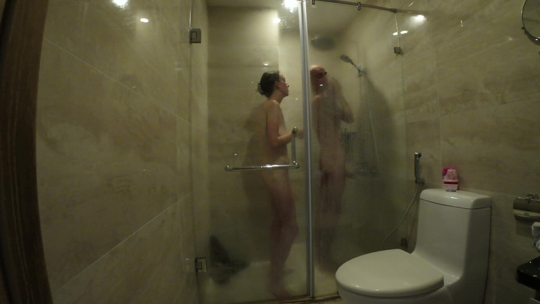 SkinnyWithAHugeDick: Mizerie în camera noastră de hotel