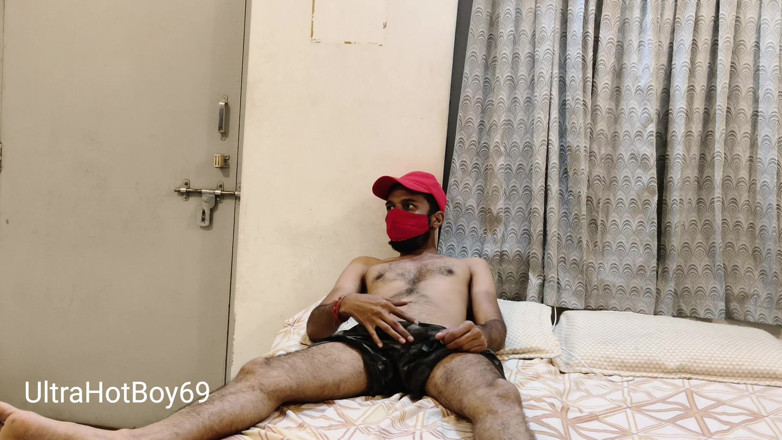UltraHotBoy69: Flashing Hot Moments