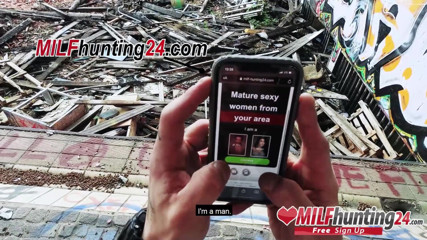MILF Hunter 24: Kongkek dubur keras! Pemburu MILF mengongkek MILF panas Julia Exclusiv (Inggeris)