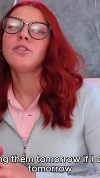 O școlăriță curvă își fute profesoara pentru a-și face temele