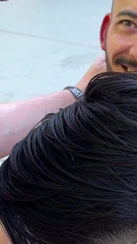 Orgie gay énorme dans la piscine