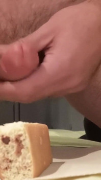 Cicci77 menyiapkan sarapan dengan panci sperma & ciock