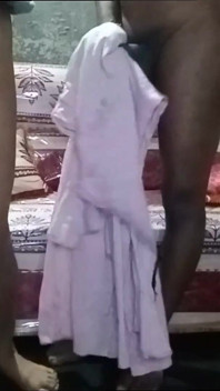 सौतेले भाई के साथ सेक्सी कामुक सुबह का रोमांस, हार्डकोर तीन लोगों वाली चुदाई सेक्स