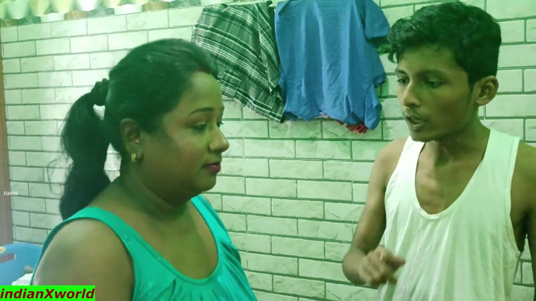 Indian Xshot: Ragazzo teenager desi scopa la signora arrapata a casa