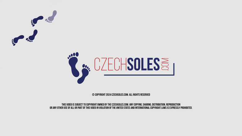 Czech Soles - foot fetish content: 長い爪を長足の指につけた足フェチのからかい