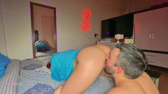 Sincroniah: Sudut pandangan pertama gaya doggy dan orgasme pasangan amatur cowgirl