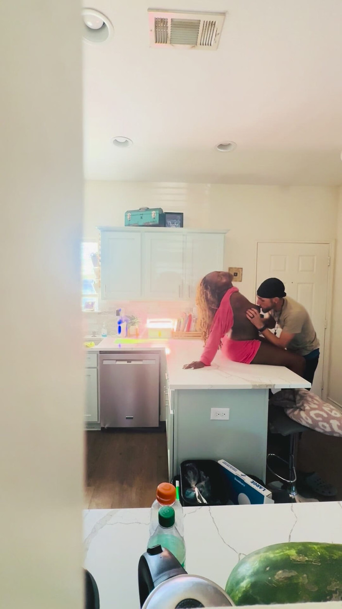 White chocolate: StepSon menangkap ibunya yang semok kulit hitam meniduri tetangga kulit...