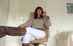 Lady Victoria Valente: 第一人称视角：射在我的针织毛衣上