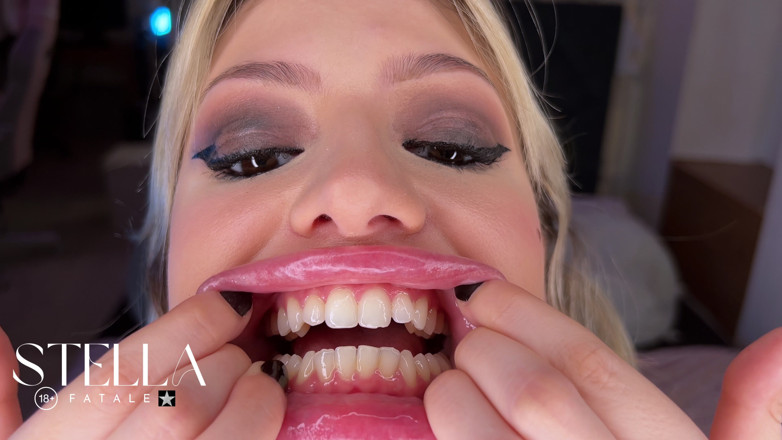 Stellafatale: Extremo boca se abrindo e garganta em closeupwide boca aberta...