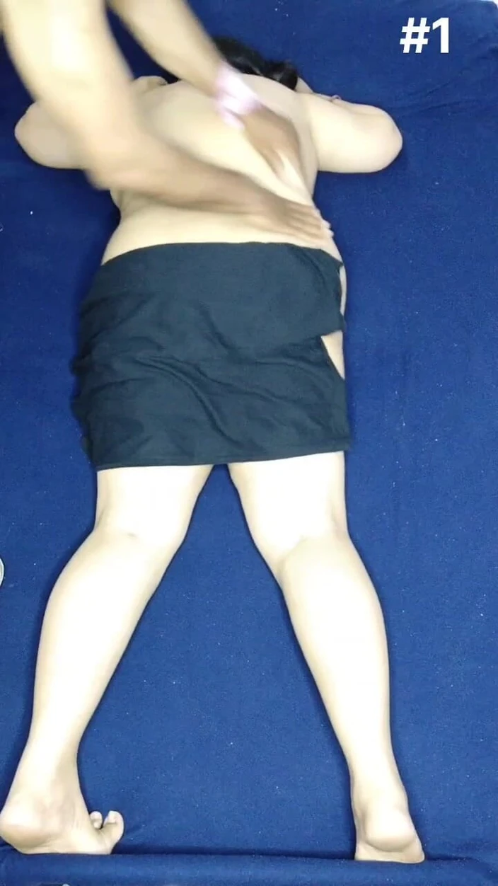 vincy4: Sister-in-law Gets a Massage and Enjoys It