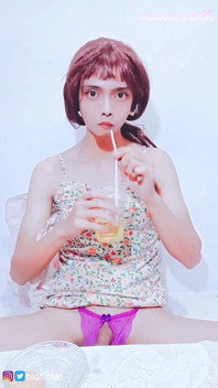 (bahagian 2) Kali pertama merasai air mani dan kencing saya sendiri, pancutan mani pada fetish makanan, shemale perangkap transgender Asia