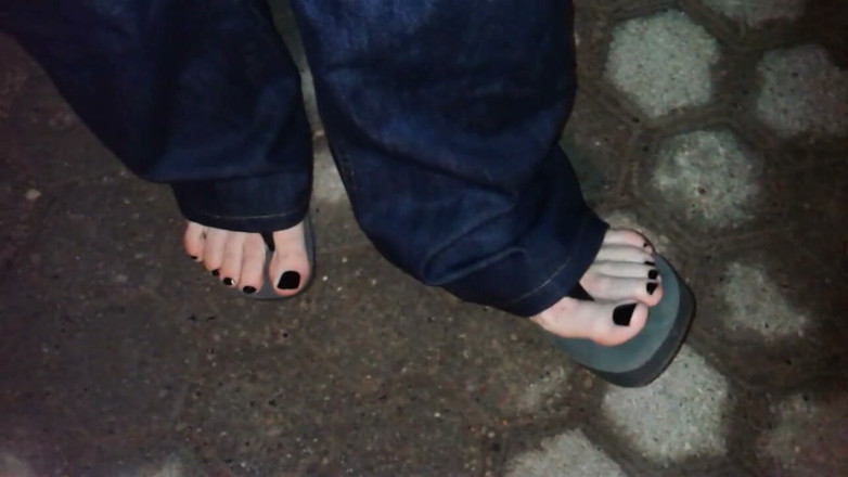 Heelex: Platform Thongs