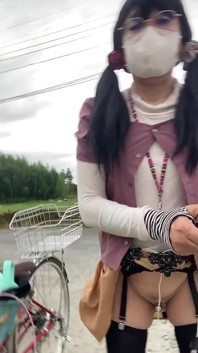 č. 271 Vystaveno vedle plastového skleníku