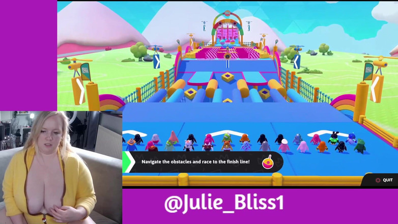 Julie Bliss: 내 자지를 빨아주는 거유 밀프