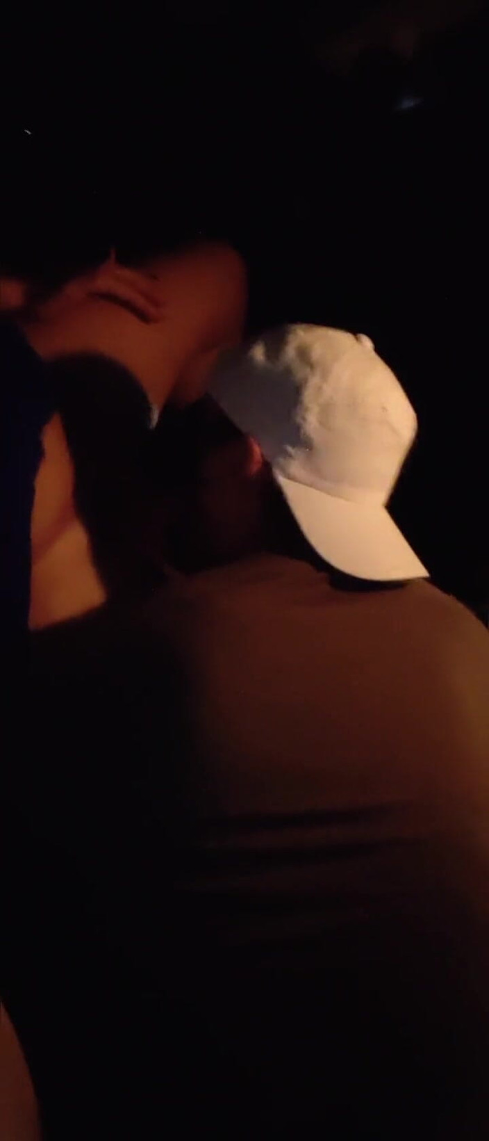 Shemale Ellyn Trans: 차에서 그의 입에 많이 왔어