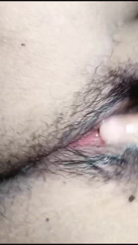 Femme Excitée, Chatte Mouillée, Masturbation, Gros Seins Naturels