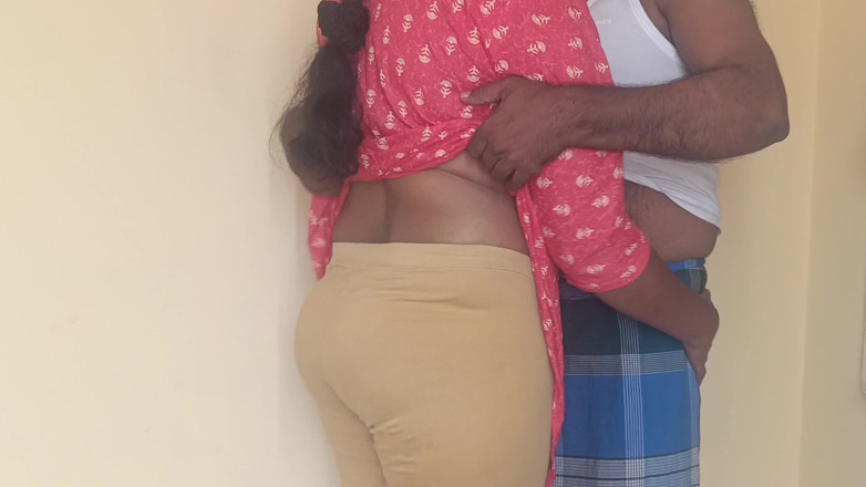 Apple baby: Kakitangan Pejabat Berkongsi Katil Dengan Rakan Sekerjanya