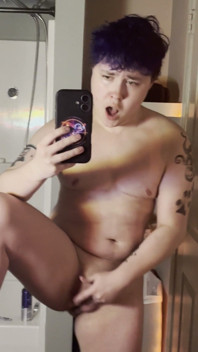Trans Man Jerking T Dick in Mirror Bad Omen