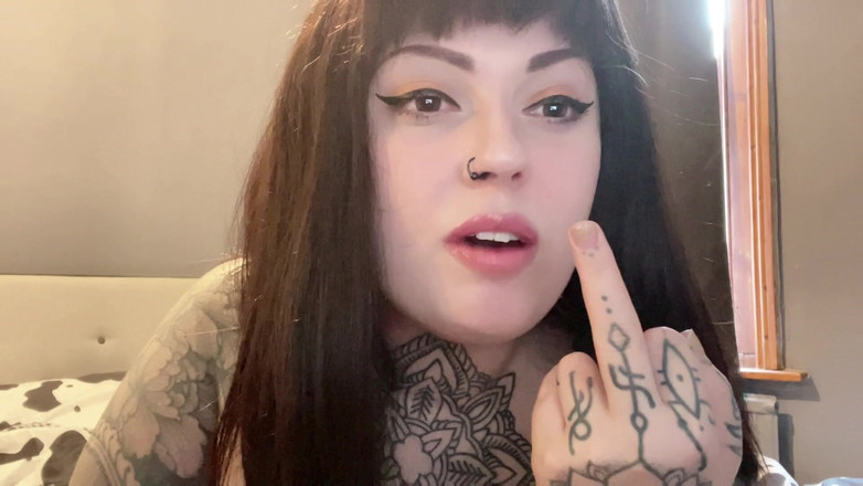 Miss Valentina: Findom flip off