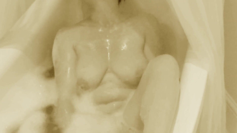 The adventures of Kylie Britain: Masturbation and Bubbles