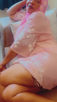 Beautiful Mature British Hijab Muslim MILF Can Handle a BBC
