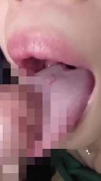 Delikatny Gulp Bliss z małą krzywą ciemnowłosą dokucza na Sweet Oral Date Część 3