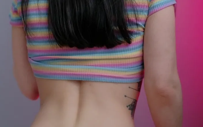 Lana Young: Nahradit dildo nebo Šukat moji kundičku?