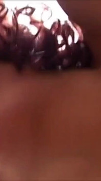 アマチュアカップルは友人とセックスシーンを共有します