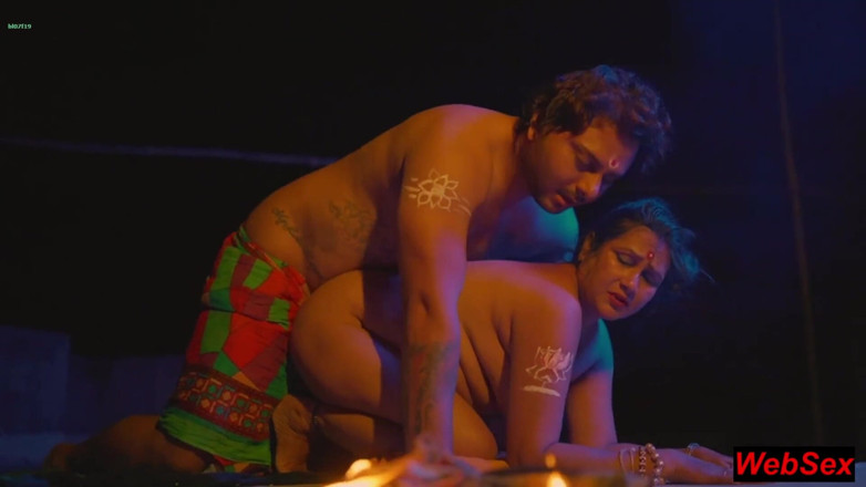 WebSex Premium: Vondo sadhu scopa bella moglie divorziata al villaggio! Desi sesso