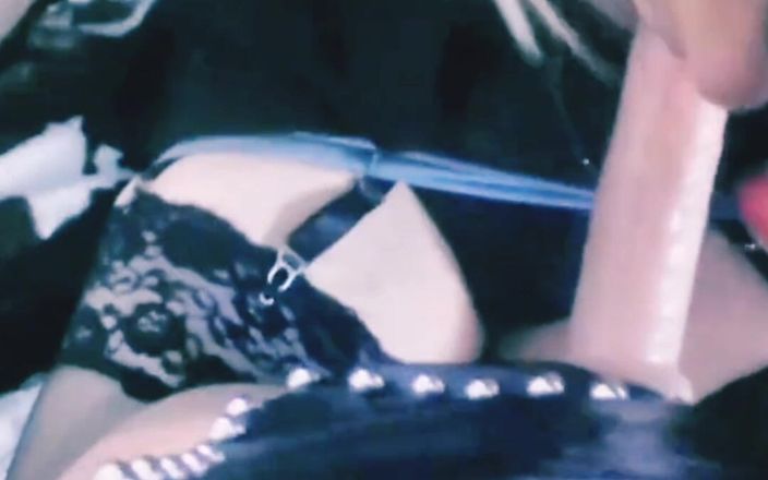 Sofy13: Я трахаю ее задницу как сучку и заставляю ее кончить на ее лице