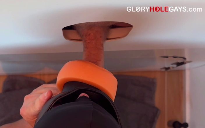 GLORYHOLEGAYS: Eine enge schwule sexspielzeug-muschi am gloryhole ficken - wie ein echter...