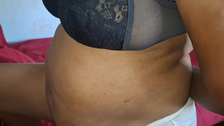Teena New: Asijská milf hřebec s velkými prsy Sweet Sinner