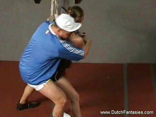 Dutch Fantasies: Sexy teenagerka je ošukaná svým trenérem